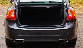 Tikko ievests. Volvo S60 Summum 2.4D5 (158kw-215z/s) Dīzelis. Ar automātisko ātrumkārbu. full