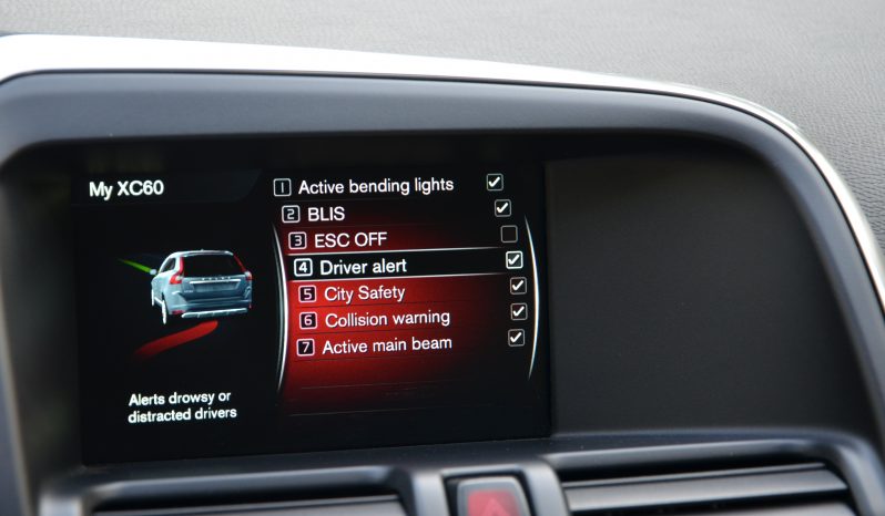 Tikko ievests. 2016 gada Modelis Volvo XC 60 Summum Xenium 2.4 Dīzelis Awd (4×4) Pilnpiedziņa ar automātisko ātrumkārbu. full