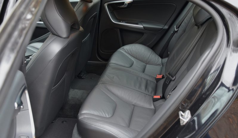 Tikko ievests. Volvo S60 Summum 2.4D5 (158kw-215z/s) Dīzelis. Ar automātisko ātrumkārbu. full