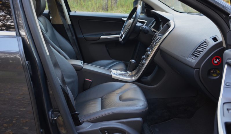 Tikko ievests. Volvo XC 60 Summum 2.4 D5 (158kw-215z/s) Dīzelis Awd (4×4) Pilnpiedziņa ar automātisko ātrumkārbu. full