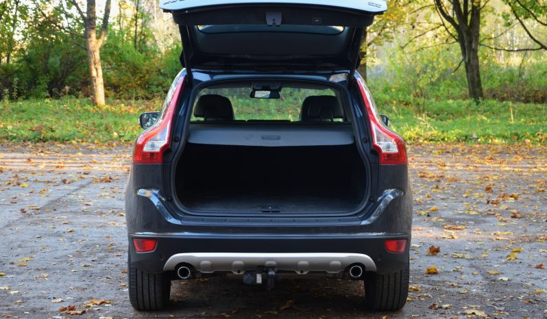 Tikko ievests. Volvo XC 60 Summum 2.4 D5 (158kw-215z/s) Dīzelis Awd (4×4) Pilnpiedziņa ar automātisko ātrumkārbu. full
