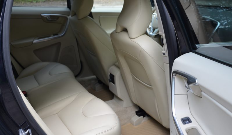 Tikko ievests. 2016 gada Modelis Volvo XC 60 Summum Xenium 2.4 Dīzelis Awd (4×4) Pilnpiedziņa ar automātisko ātrumkārbu. full