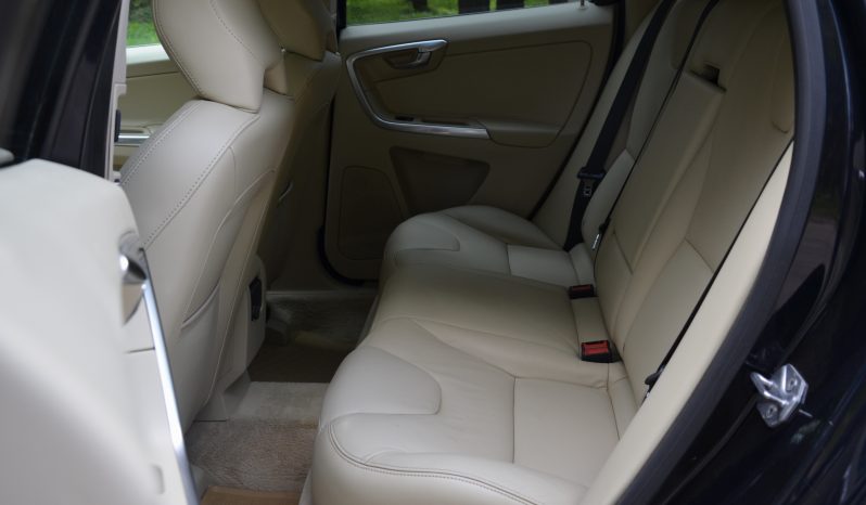 Tikko ievests. 2016 gada Modelis Volvo XC 60 Summum Xenium 2.4 Dīzelis Awd (4×4) Pilnpiedziņa ar automātisko ātrumkārbu. full