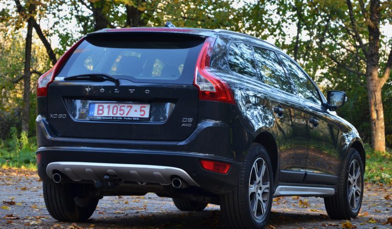 Tikko ievests. Volvo XC 60 Summum 2.4 D5 (158kw-215z/s) Dīzelis Awd (4×4) Pilnpiedziņa ar automātisko ātrumkārbu. full