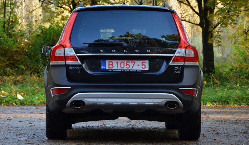 Tikko ievests-Volvo XC 70 Summum 2.4 Dīzelis 4×4 Awd . Ar automātisko ātrumkārbu. full
