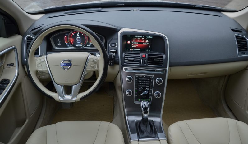 Tikko ievests. 2016 gada Modelis Volvo XC 60 Summum Xenium 2.4 Dīzelis Awd (4×4) Pilnpiedziņa ar automātisko ātrumkārbu. full