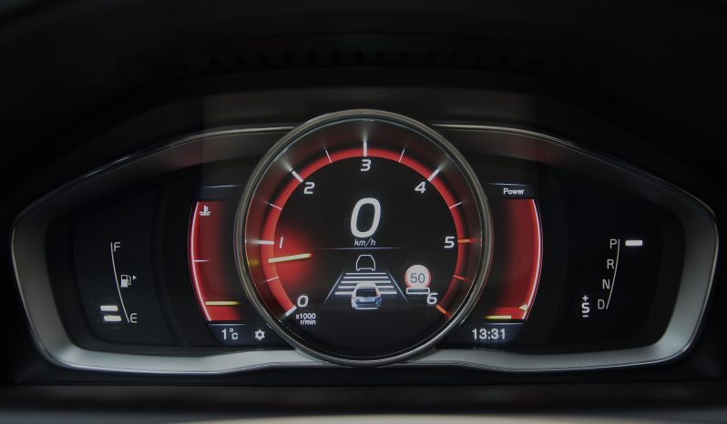 Tikko ievests. 2016 gada Modelis Volvo XC 60 Summum Xenium 2.4 Dīzelis Awd (4×4) Pilnpiedziņa ar automātisko ātrumkārbu. full