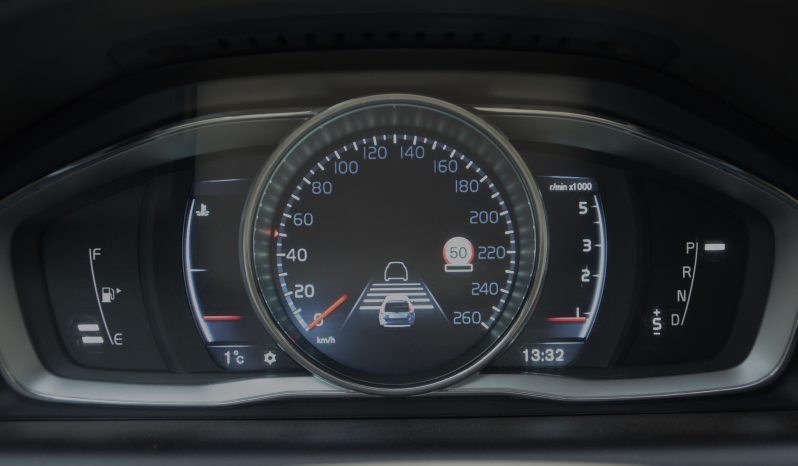 Tikko ievests. 2016 gada Modelis Volvo XC 60 Summum Xenium 2.4 Dīzelis Awd (4×4) Pilnpiedziņa ar automātisko ātrumkārbu. full