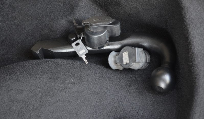 Tikko ievests. 2016 gada Modelis Volvo XC 60 Summum Xenium 2.4 Dīzelis Awd (4×4) Pilnpiedziņa ar automātisko ātrumkārbu. full