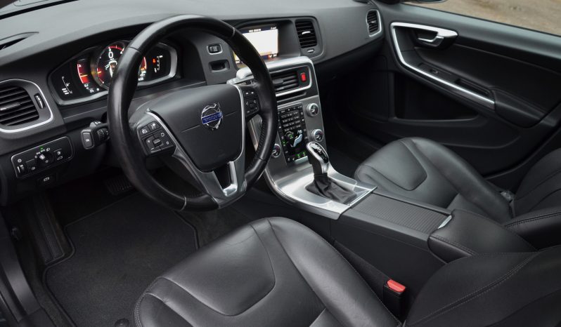 Tikko ievests. Volvo V60 Cross Country Summum 2.4 Dīzelis Awd (4×4) Pilnpiedziņa ar automātisko ātrumkārbu. full