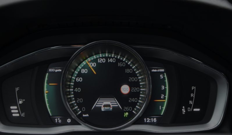 Tikko ievests. Volvo V60 Cross Country Summum 2.4 Dīzelis Awd (4×4) Pilnpiedziņa ar automātisko ātrumkārbu. full