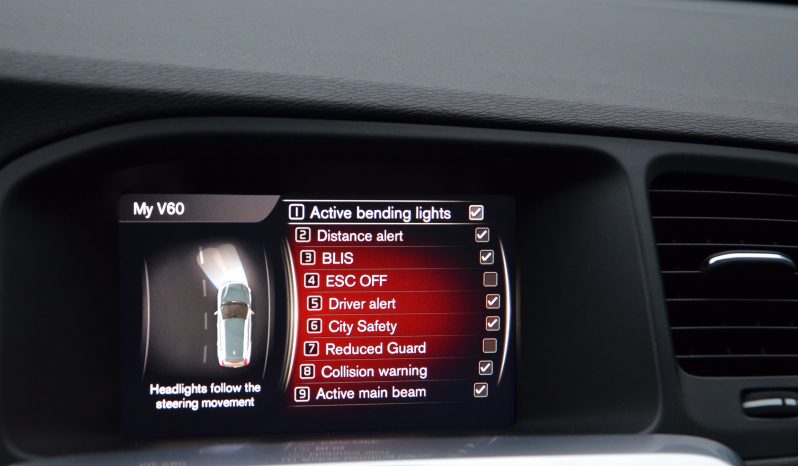 Tikko ievests. Volvo V60 Cross Country Summum 2.4 Dīzelis Awd (4×4) Pilnpiedziņa ar automātisko ātrumkārbu. full