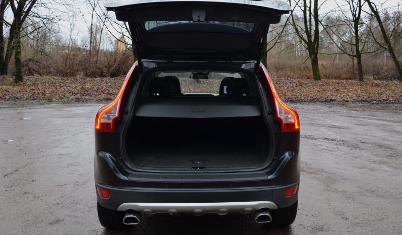 Drīzumā Volvo XC 60 Summum Xenium 2.4 D5 (158kw-215z/s) Dīzelis Awd (4×4) Pilnpiedziņa ar automātisko ātrumkārbu. full