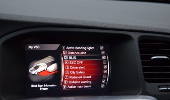 Tikko ievests. Volvo V60 Cross Country Summum 2.4 Dīzelis Awd (4×4) Pilnpiedziņa ar automātisko ātrumkārbu. full