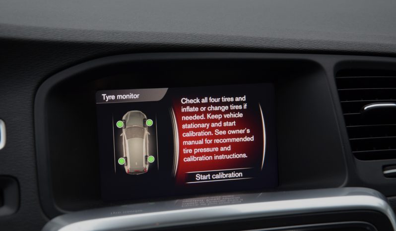 Tikko ievests. Volvo V60 Cross Country Summum 2.4 Dīzelis Awd (4×4) Pilnpiedziņa ar automātisko ātrumkārbu. full