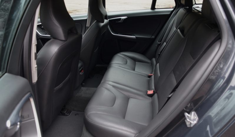 Tikko ievests. Volvo V60 Cross Country Summum 2.4 Dīzelis Awd (4×4) Pilnpiedziņa ar automātisko ātrumkārbu. full