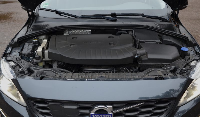 Tikko ievests. Volvo V60 Cross Country Summum 2.4 Dīzelis Awd (4×4) Pilnpiedziņa ar automātisko ātrumkārbu. full