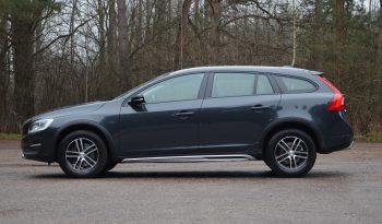 Tikko ievests. Volvo V60 Cross Country Summum 2.4 Dīzelis Awd (4×4) Pilnpiedziņa ar automātisko ātrumkārbu. full