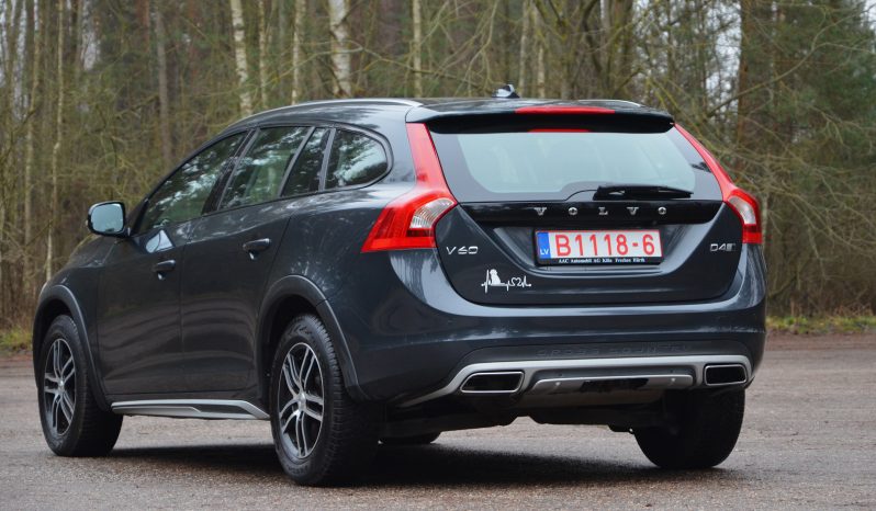 Tikko ievests. Volvo V60 Cross Country Summum 2.4 Dīzelis Awd (4×4) Pilnpiedziņa ar automātisko ātrumkārbu. full