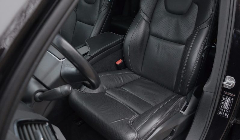 Tikko ievests. 2016 gada modelis. Volvo 2.0 T8 Plug-In-Hybrid Inscription Awd. Benzīns-Elektrība. 7 sēdvietas. full