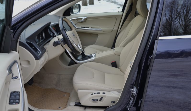 Tikko ievests. 2016 gada Modelis Volvo XC 60 Summum Xenium 2.4 Dīzelis Awd (4×4) Pilnpiedziņa ar automātisko ātrumkārbu. full