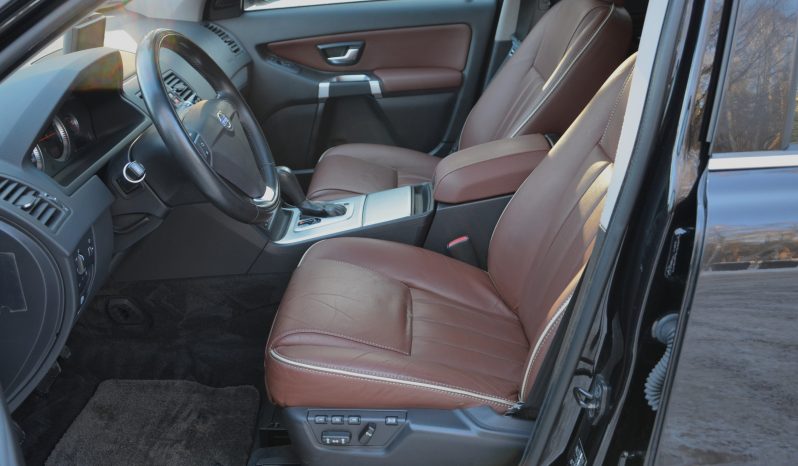 Tikko ievests. Volvo Xc90 Summum 2.4D5 (147Kw-200 Z/s) Dīzelis 7-Vietas Awd (4×4) ar automātisko ātrumkārbu. Krāsa-Ember Black Metallic . full