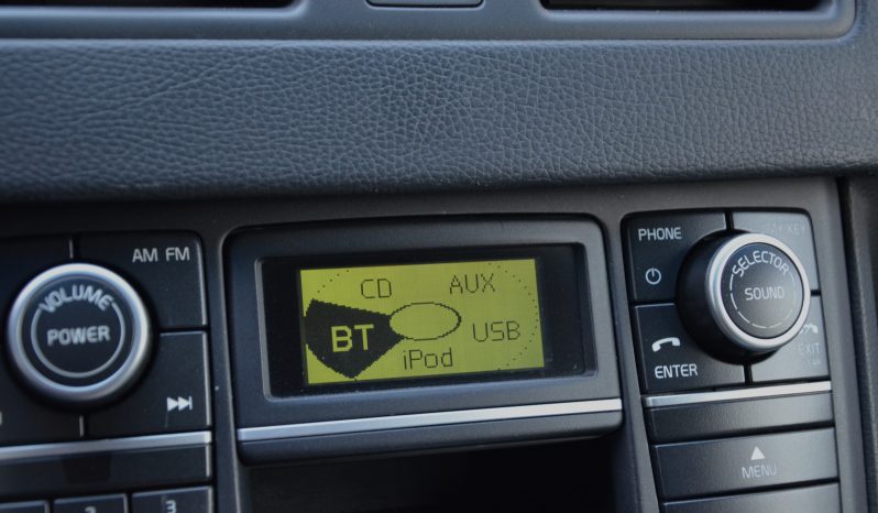 Tikko ievests 7- Vietas.  Volvo Xc90 R Design 2.4D5 (147Kw-200 Z/s) Dīzelis Awd (4×4) ar automātisko ātrumkārbu.  full