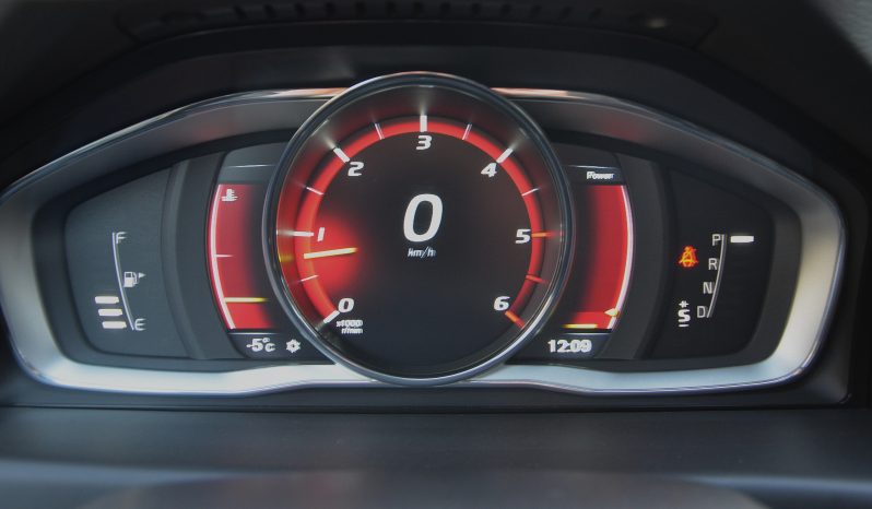 Tikko ievests-Volvo XC 70 Summum 2.4 Dīzelis 4×4 Awd . Ar automātisko ātrumkārbu. full