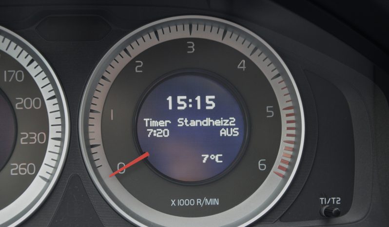 Tikko ievests. Volvo. V60 4×4 AWD  Summum. 2.4D5 (158kw -215z/s) Dīzelis ar automatisko ātrumkārbu.   full