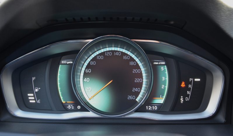 Tikko ievests-Volvo XC 70 Summum 2.4 Dīzelis 4×4 Awd . Ar automātisko ātrumkārbu. full