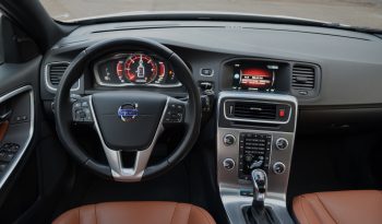 Tikko ievests 2016. Gada modelis. Volvo. V60 Plug-In Hybrid Summum. 2.4D6 (162kw -220z/s diesel + 50Kw-68z/s Electro= 288z/s) Awd pilnpiedziņa. full