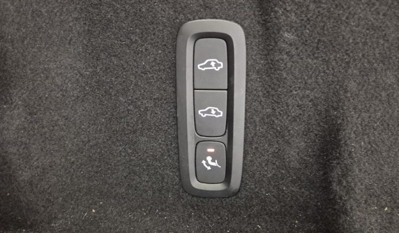 DRĪZUMĀ-Volvo Xc60 2.0 T8 Plug-In-Hybrid Inscription  4×4 Awd . full