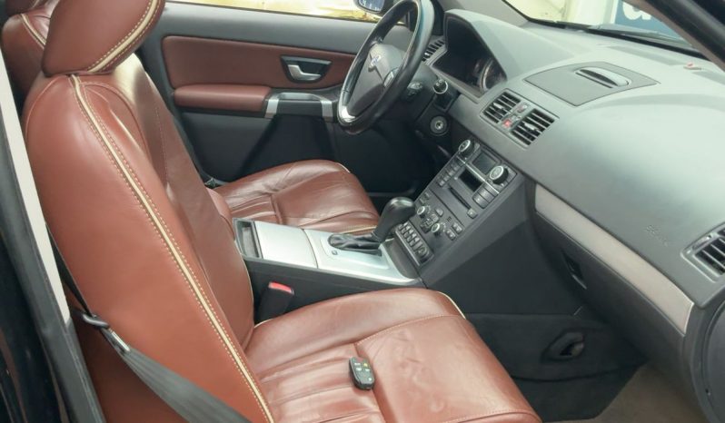 Drīzumā-Volvo Xc90 Summum  2.4 D5 (147Kw-200 Z/s) Dīzelis 7- Vietas. Awd (4×4) ar automātisko ātrumkārbu. full