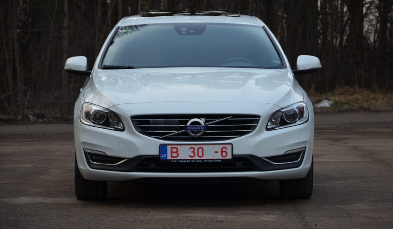 Tikko ievests 2016. Gada modelis. Volvo. V60 Plug-In Hybrid Summum. 2.4D6 (162kw -220z/s diesel + 50Kw-68z/s Electro= 288z/s) Awd pilnpiedziņa. full