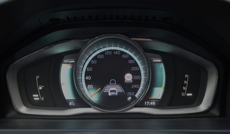 Tikko ievests 2016. Gada modelis. Volvo. V60 Plug-In Hybrid Summum. 2.4D6 (162kw -220z/s diesel + 50Kw-68z/s Electro= 288z/s) Awd pilnpiedziņa. full