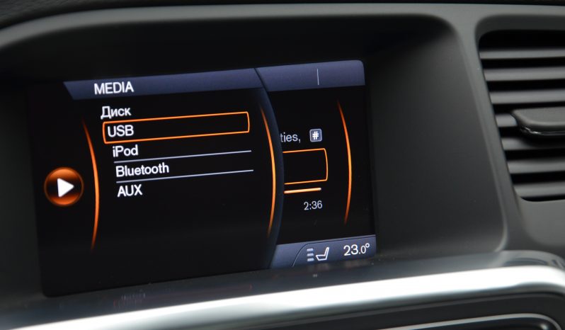 Tikko ievests. Volvo. V60 4×4 AWD  Summum. 2.4D5 (158kw -215z/s) Dīzelis ar automatisko ātrumkārbu.   full