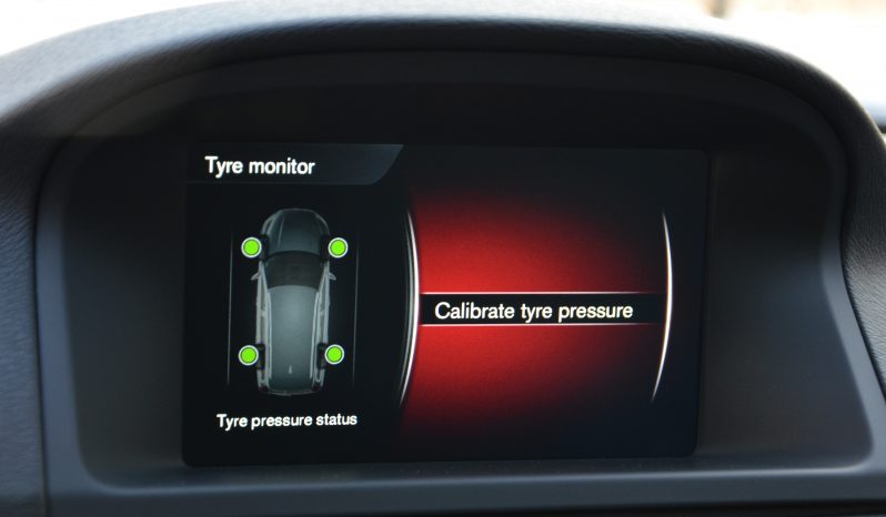 Tikko ievests-Volvo XC 70 Summum 2.4 Dīzelis 4×4 Awd . Ar automātisko ātrumkārbu. full