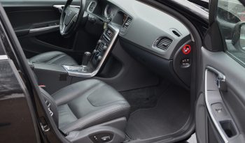 Tikko ievests. Volvo. V60 4×4 AWD  Summum. 2.4D5 (158kw -215z/s) Dīzelis ar automatisko ātrumkārbu.   full