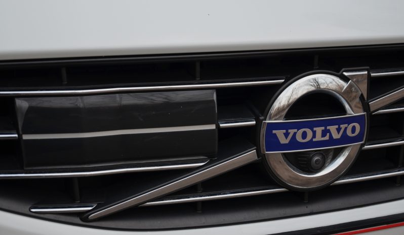 Tikko ievests 2016. Gada modelis. Volvo. V60 Plug-In Hybrid Summum. 2.4D6 (162kw -220z/s diesel + 50Kw-68z/s Electro= 288z/s) Awd pilnpiedziņa. full