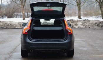 Tikko ievests. Volvo. V60 4×4 AWD  Summum. 2.4D5 (158kw -215z/s) Dīzelis ar automatisko ātrumkārbu.   full
