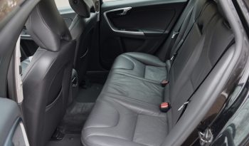 Tikko ievests. Volvo. V60 4×4 AWD  Summum. 2.4D5 (158kw -215z/s) Dīzelis ar automatisko ātrumkārbu.   full