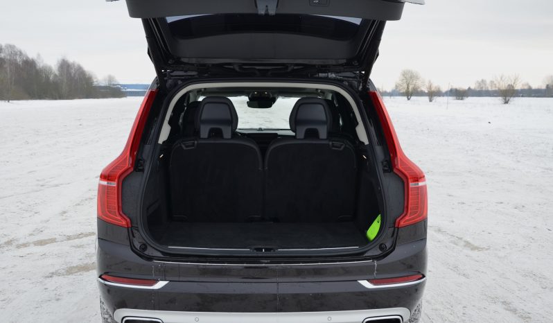 Tikko ievests. 2016 gada modelis. Volvo 2.0 T8 Plug-In-Hybrid Inscription Awd. Benzīns-Elektrība. 7 sēdvietas. full