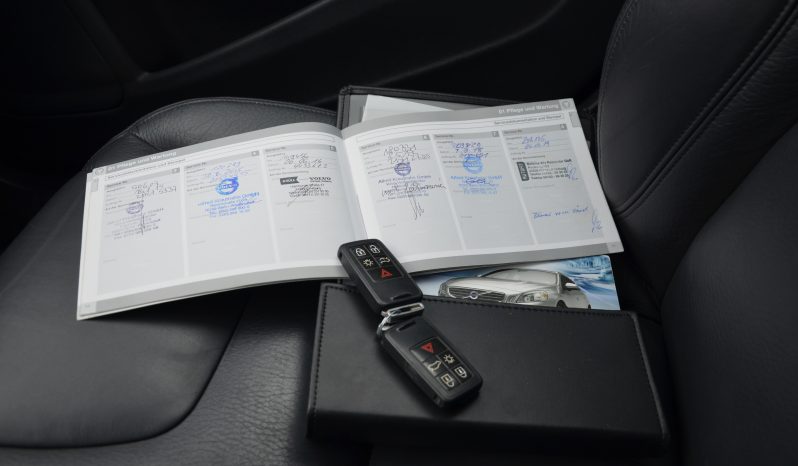 Tikko ievests. Volvo. V60 4×4 AWD  Summum. 2.4D5 (158kw -215z/s) Dīzelis ar automatisko ātrumkārbu.   full