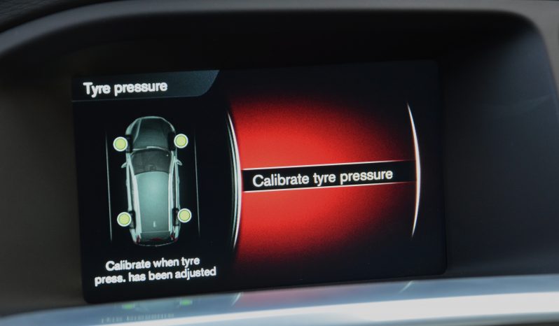 Tikko ievests 2016. Gada modelis. Volvo. V60 Plug-In Hybrid Summum. 2.4D6 (162kw -220z/s diesel + 50Kw-68z/s Electro= 288z/s) Awd pilnpiedziņa. full