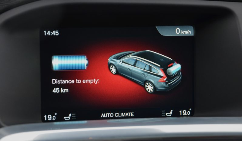 Tikko ievests 2016. Gada modelis. Volvo. V60 Plug-In Hybrid Summum. 2.4D6 (162kw -220z/s diesel + 50Kw-68z/s Electro= 288z/s) Awd pilnpiedziņa. full