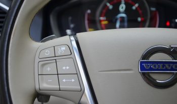 Tikko ievests. 2016 gada Modelis Volvo XC 60 Summum Xenium 2.4 Dīzelis Awd (4×4) Pilnpiedziņa ar automātisko ātrumkārbu. full