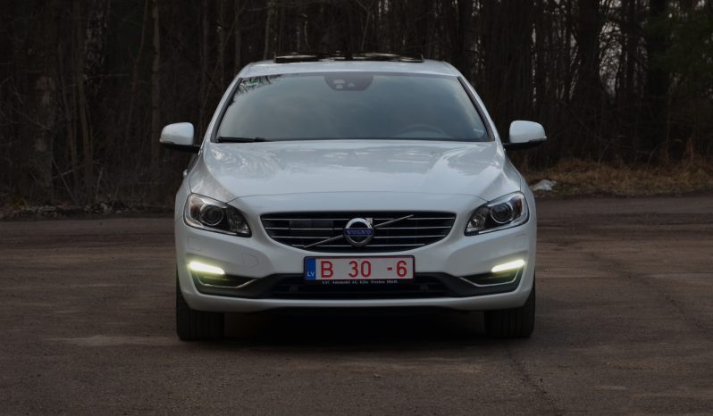 Tikko ievests 2016. Gada modelis. Volvo. V60 Plug-In Hybrid Summum. 2.4D6 (162kw -220z/s diesel + 50Kw-68z/s Electro= 288z/s) Awd pilnpiedziņa. full