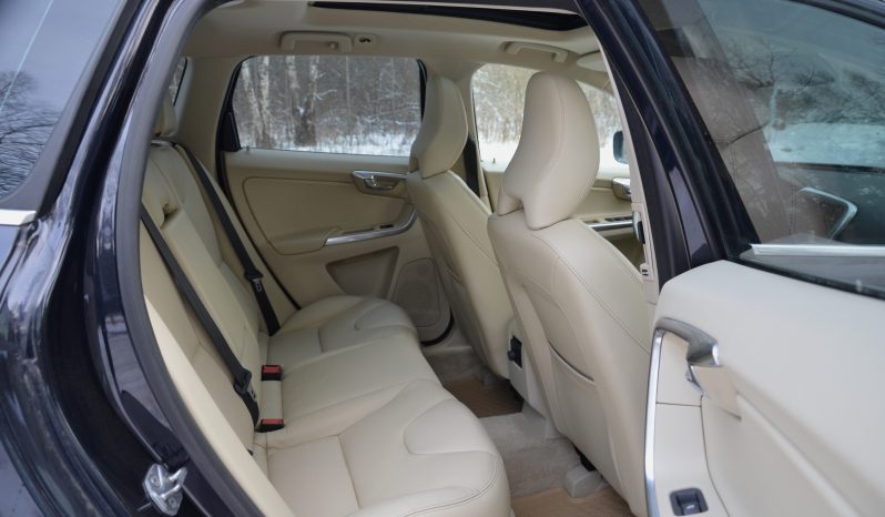 Tikko ievests. 2016 gada Modelis Volvo XC 60 Summum Xenium 2.4 Dīzelis Awd (4×4) Pilnpiedziņa ar automātisko ātrumkārbu. full