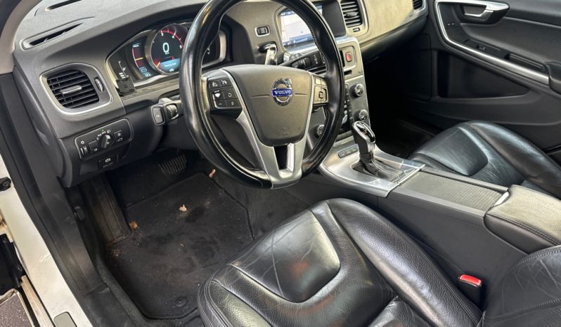 Drīzumā- Volvo. V60 Plug-In Hybrid Summum. 2.4D6 (158kw -215z/s diesel + 50Kw-68z/s Electro= 283z/s) Awd pilnpiedziņa. full