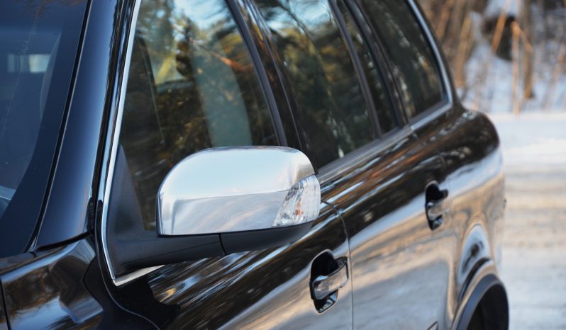 Tikko ievests. Volvo Xc90 Summum 2.4D5 (147Kw-200 Z/s) Dīzelis 7-Vietas Awd (4×4) ar automātisko ātrumkārbu. Krāsa-Ember Black Metallic . full